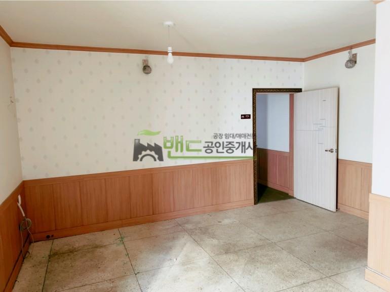 안성시 공도읍 신두리 공장 월세 안성공도공장임대 넓은마당 보증금 3,000/월세 300만원 | 10042 사진 5